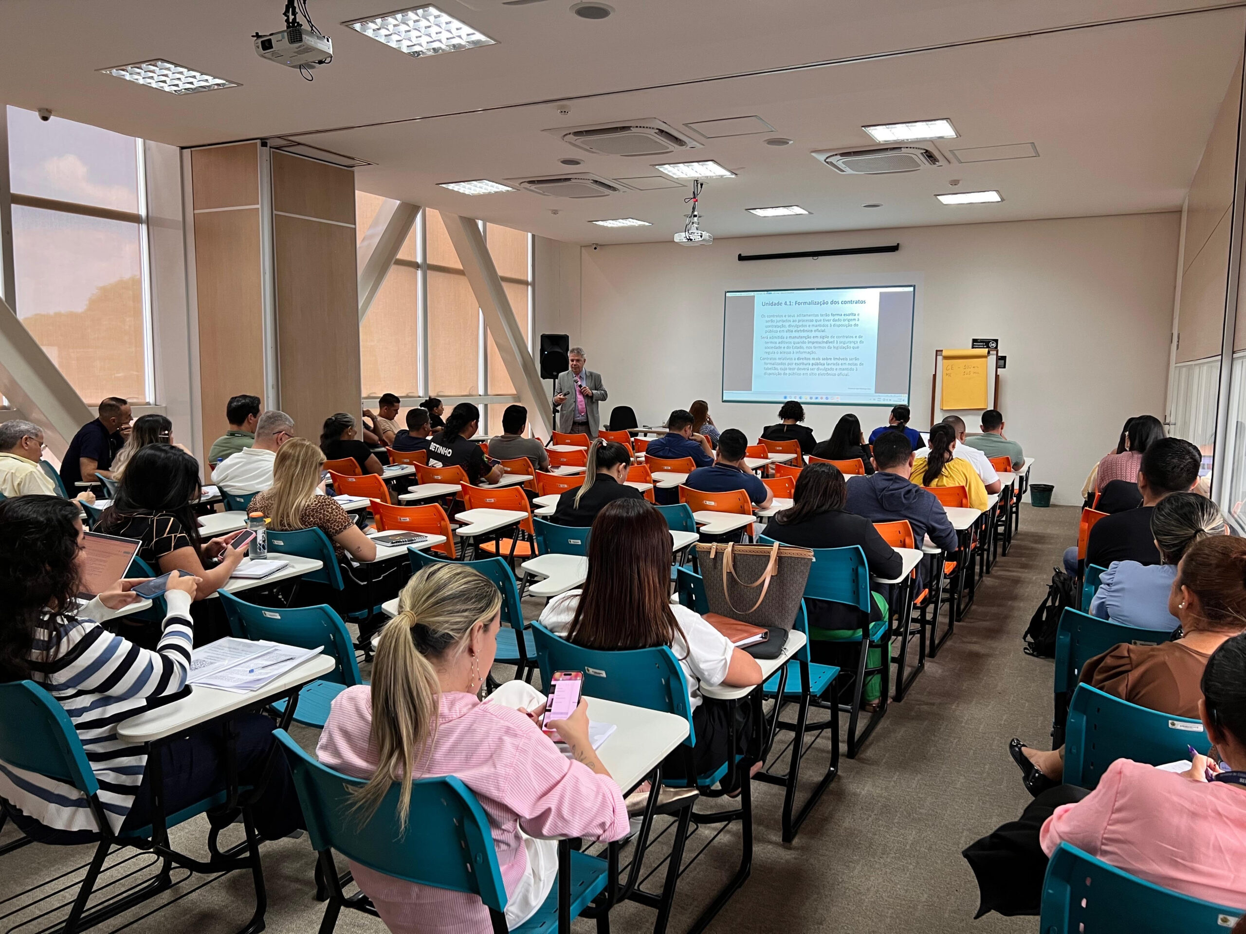 Capacitação sobre a Nova Lei de Licitações reúne gestores de todo o AM no TCE-AM