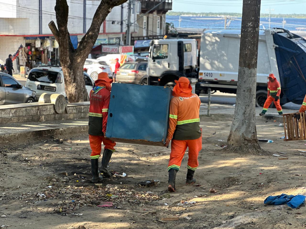 ‘Mutirão no Bairro’ no Centro recolhe mais de 520 toneladas de lixo e reforça limpeza urbana na primeira semana