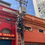 Prefeitura avança na limpeza visual e chega a mais de 3 toneladas de fios e cabos retirados em seis vias do centro histórico