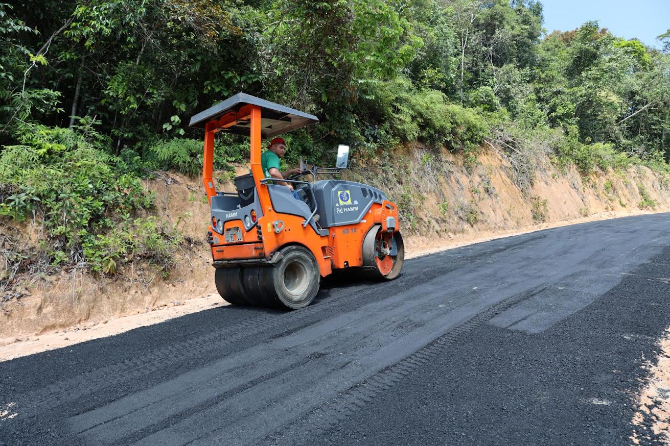 Prefeitura de Manaus alcança a marca de 12 ladeiras pavimentadas no ramal Rio Branquinho