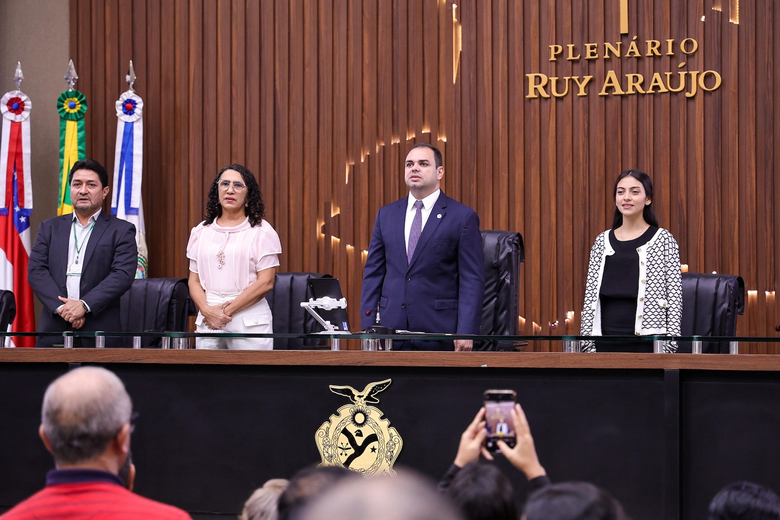 Presidente Roberto Cidade destaca papel da juventude na construção da democracia, durante posse do Parlamento Jovem 2025