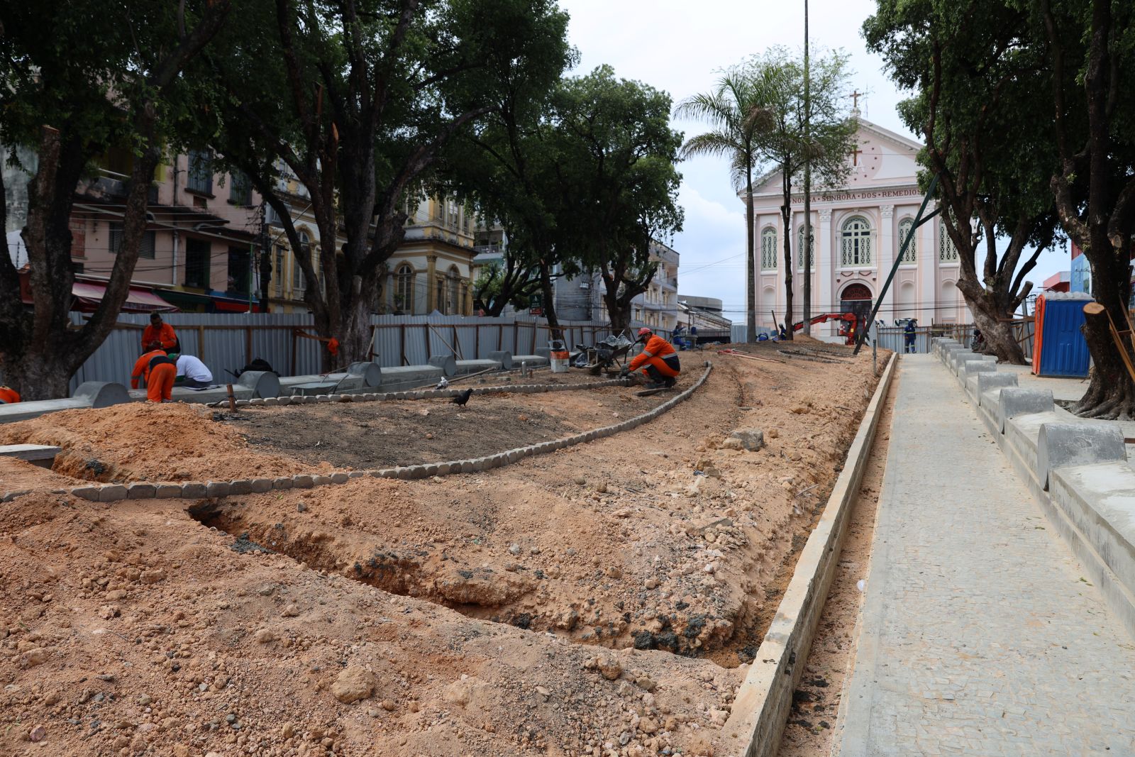 Praça dos Remédios ganha nova vida: Prefeitura resgata memória e garante segurança em espaço histórico de Manaus