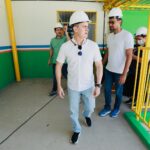 Prefeito David Almeida vistoria obras de reforma e ampliação da escola Waldir Garcia no bairro São Geraldo