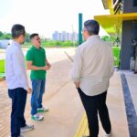 Prefeito David Almeida fiscaliza obras da nova sede do Implurb no parque Mosaico