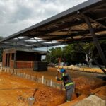 Projeto de Oscar Niemeyer vai ganhando forma no parque Encontro das Águas Rosa Almeida executado pela Prefeitura de Manaus