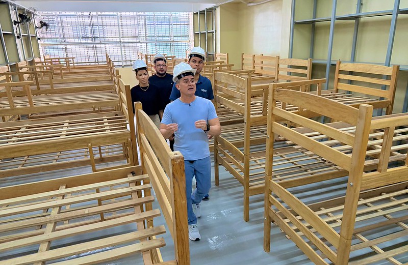 Prefeito David Almeida vistoria obras do Centro Pop, Casa de Passagem e CADS no Centro de Manaus