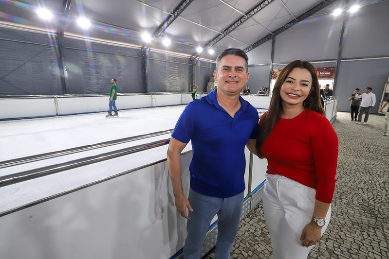 Prefeito David Almeida apresenta pista de patinação no gelo e amplia programação do ‘Um Sonho Mágico de Natal’