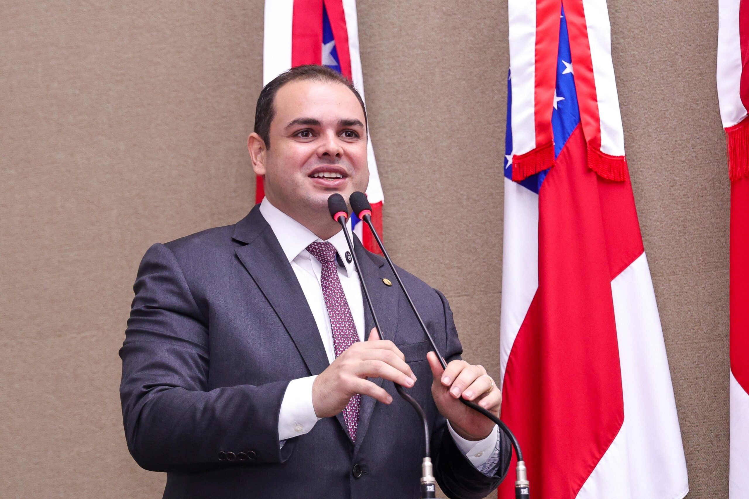 Roberto Cidade propõe programa para garantir água potável aos amazonenses em escolas públicas