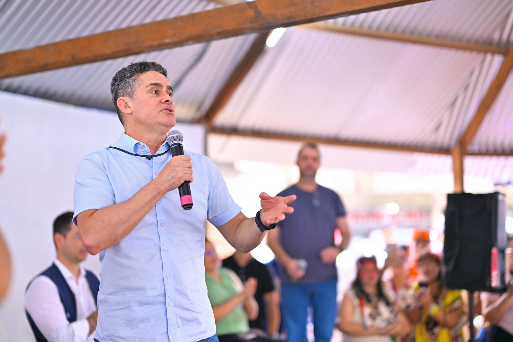 Prefeito David Almeida garante regularização fundiária para mais de 2 mil famílias na comunidade Nova Vida