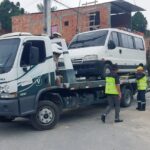 Prefeitura de Manaus reforça combate ao transporte escolar irregular e apreende veículo que levava crianças sem autorização