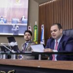 Presidente Roberto Cidade conduz aprovação de projetos que valorizam servidores públicos estaduais