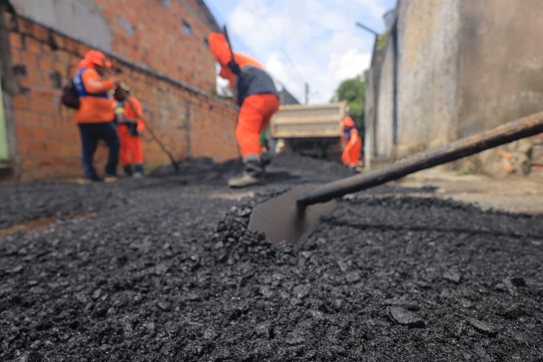 Prefeitura de Manaus realiza manutenção asfáltica do ‘Plano de Verão’ no bairro Cidade Nova