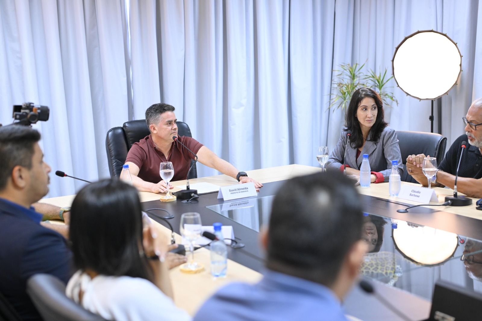 Prefeito David Almeida debate ações e investimentos para Manaus e esclarece temáticas relacionadas à gestão