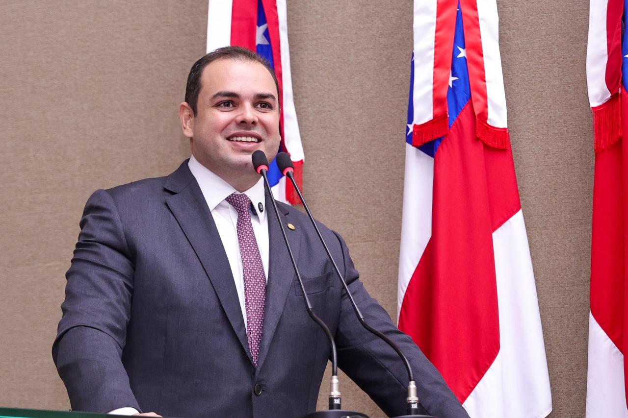 Roberto Cidade apresenta PL que protege consumidores de mudanças não informadas no limite de crédito