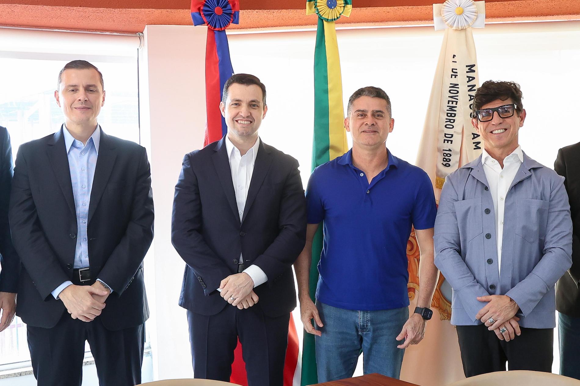 Prefeito David Almeida recebe liderança da Record Nacional e representantes da Igreja Universal para ampliar parcerias em benefício da população de Manaus