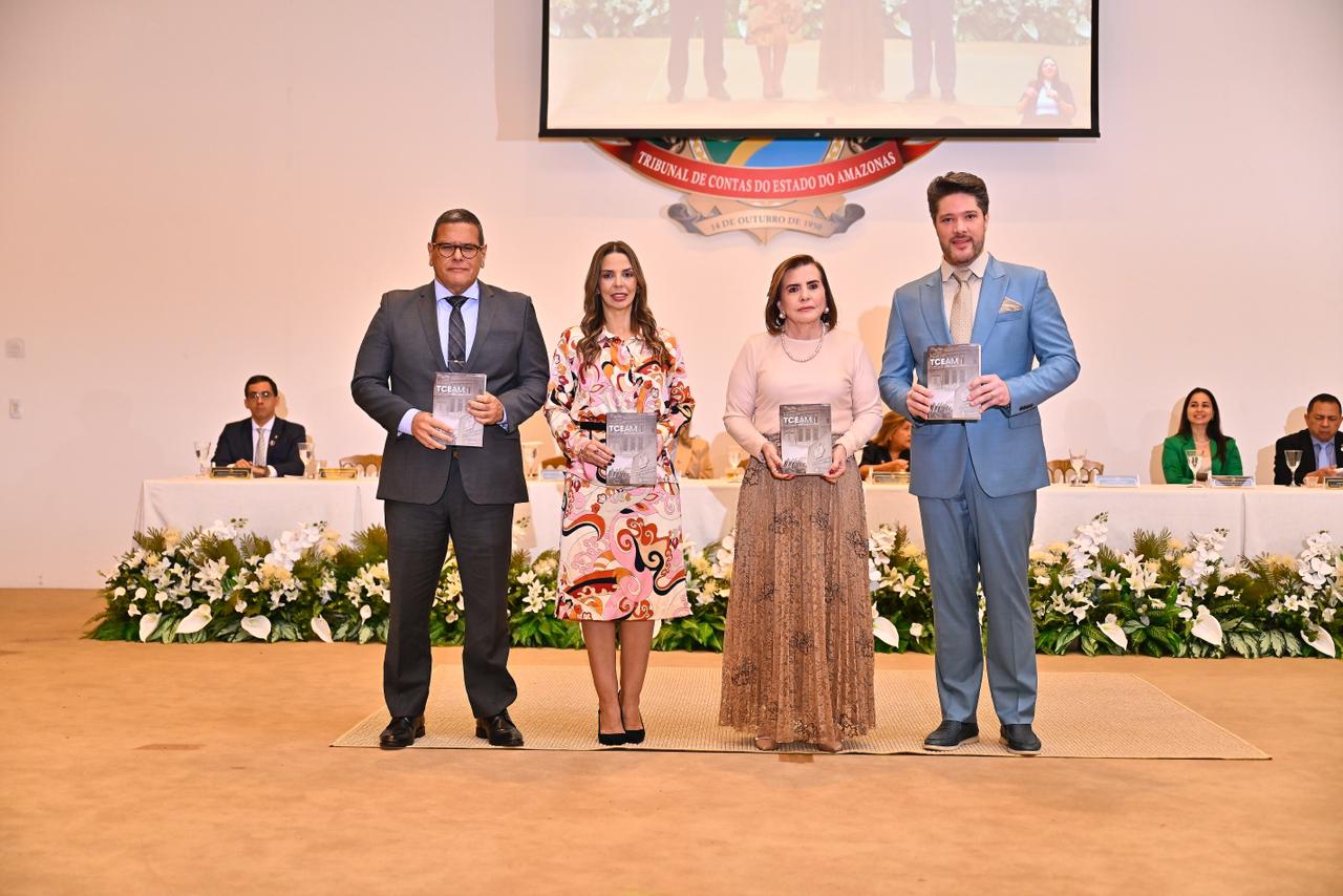 TCE-AM lança Revista Científica 2025 e premia autores de artigos técnicos