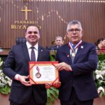 Sob comando do presidente Roberto Cidade, 26 personalidades recebem a Medalha da Ordem do Mérito Legislativo na Aleam