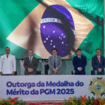 Vice-prefeito Renato Junior entrega Medalha do Mérito da PGM 2025 a personalidades que prestam serviços relevantes à sociedade