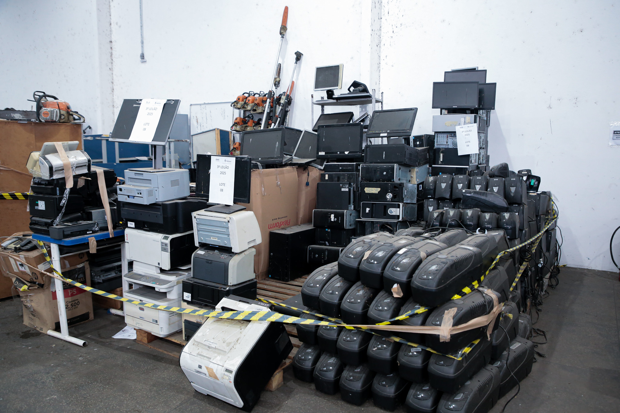 Leilão de bens inservíveis da Prefeitura de Manaus arrecada mais de R$ 1 milhão