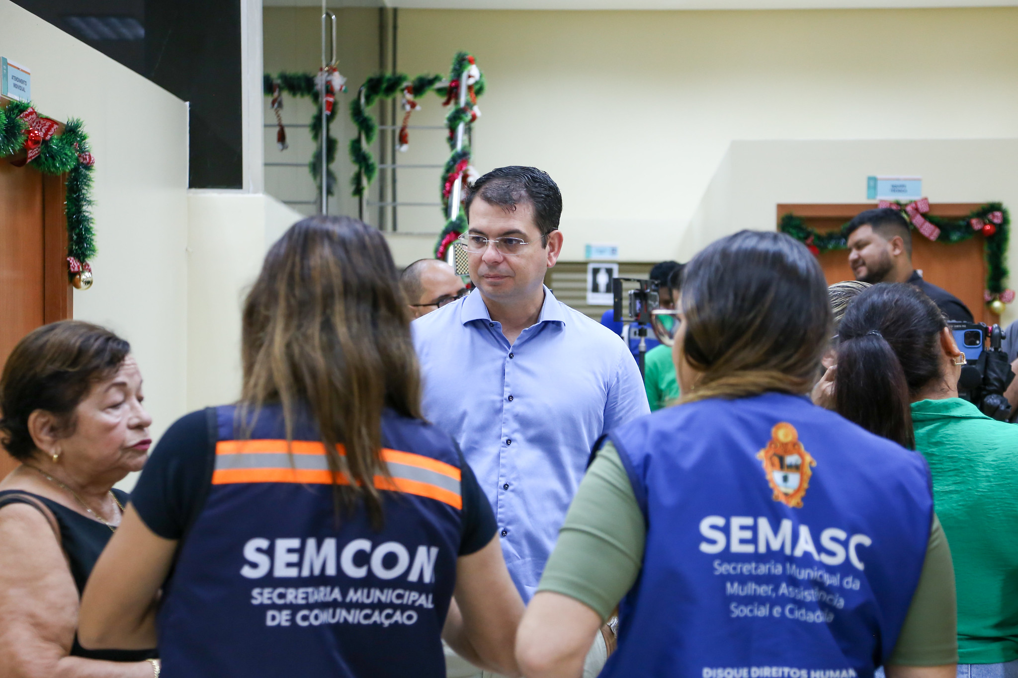 Prefeito David Almeida participa de celebração de Natal no Centro Pop e reforça política de resgate da dignidade com pessoas em situação de rua