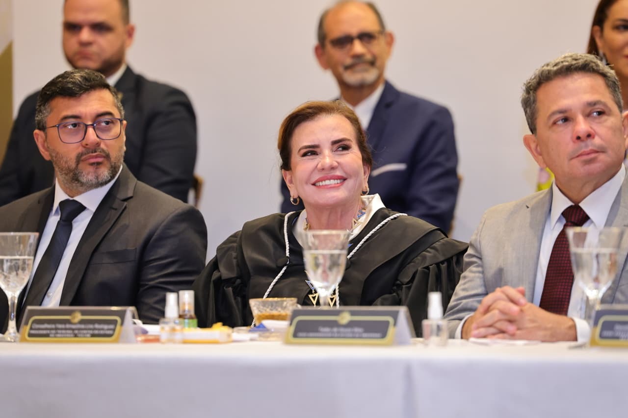 Presidente do TCE-AM anuncia projetos que marcarão o biênio 2026–2027 durante cerimônia de posse