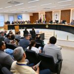 TCE-AM inicia julgamento das contas da Prefeitura de Manaus de 2024 e adia análise após pedido de vistas