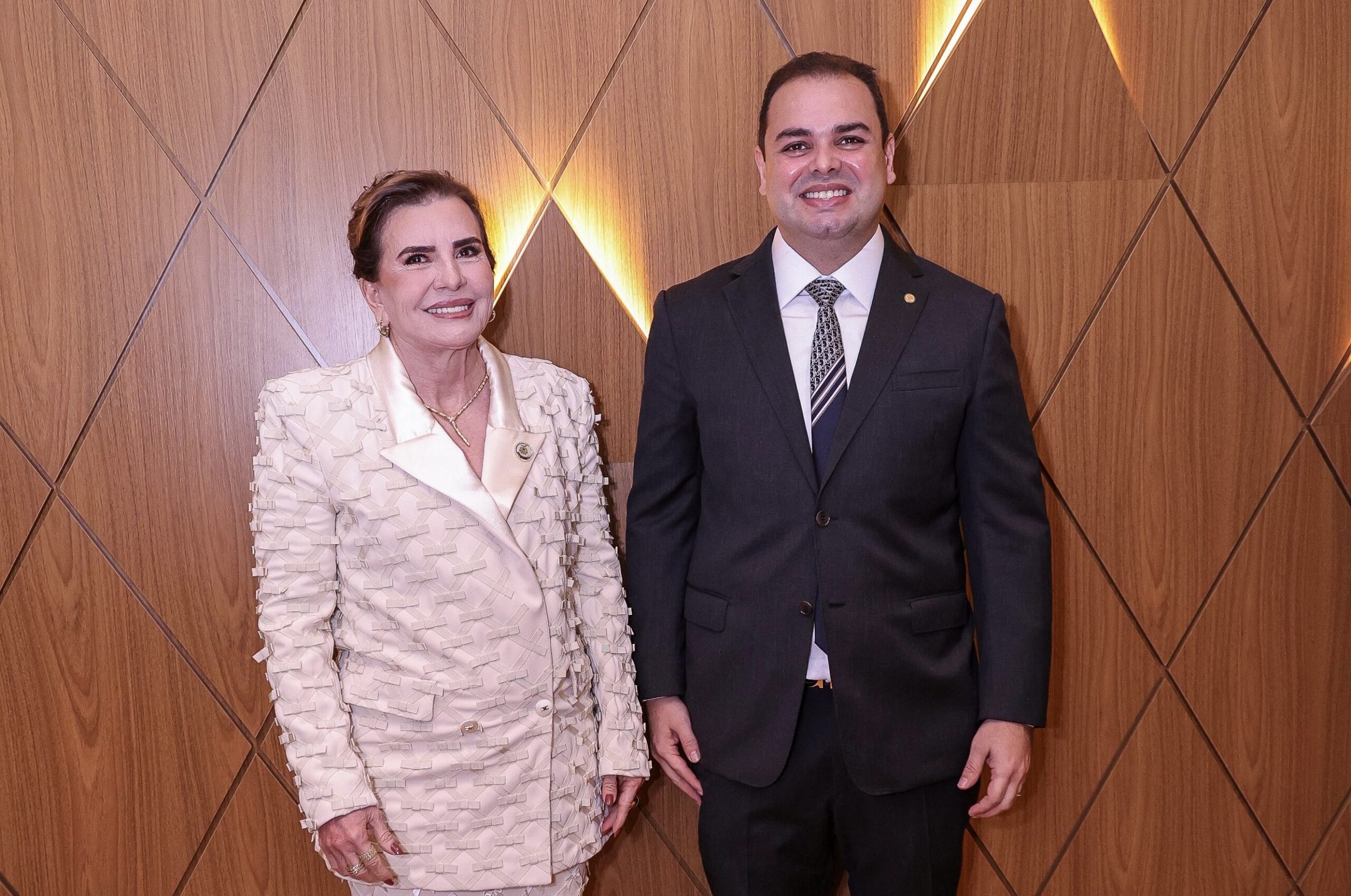 Presidente Roberto Cidade prestigia cerimônia de posse no TCE e exalta contribuição da Corte de Contas ao Amazonas