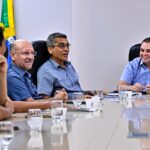 Roberto Cidade recebe comitiva de Manicoré e discute parcerias técnicas para o município
