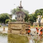 Prefeitura de Manaus alerta para retrabalho de limpeza na praça da Matriz após aumento do descarte irregular de lixo
