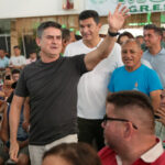 Prefeito David Almeida entrega 750 registros de imóveis no São Lázaro e encerra espera histórica de mais de 70 anos na zona Sul de Manaus