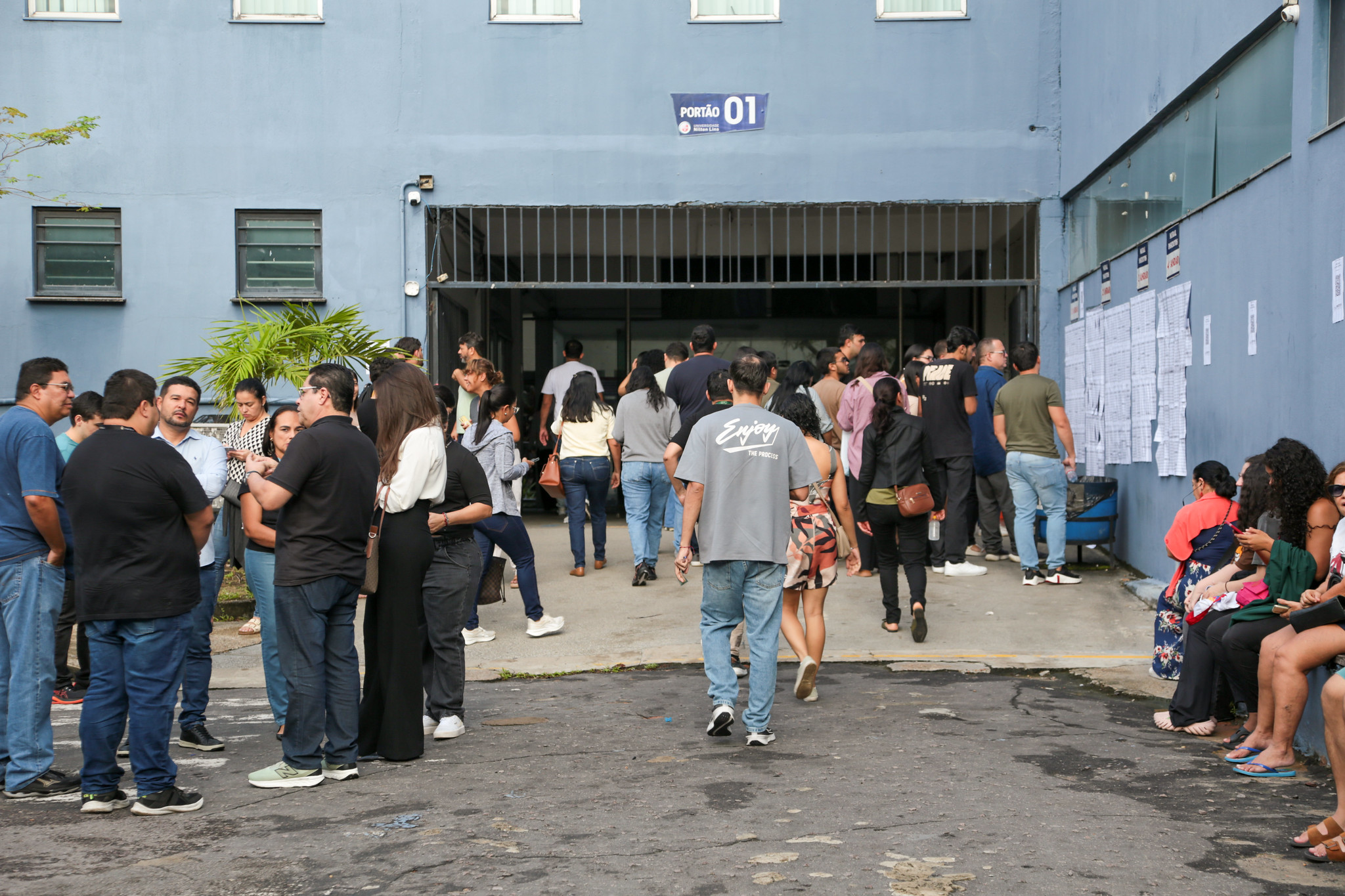 Mais de 11 mil candidatos realizam provas dos concursos da Semmas e CGM neste domingo