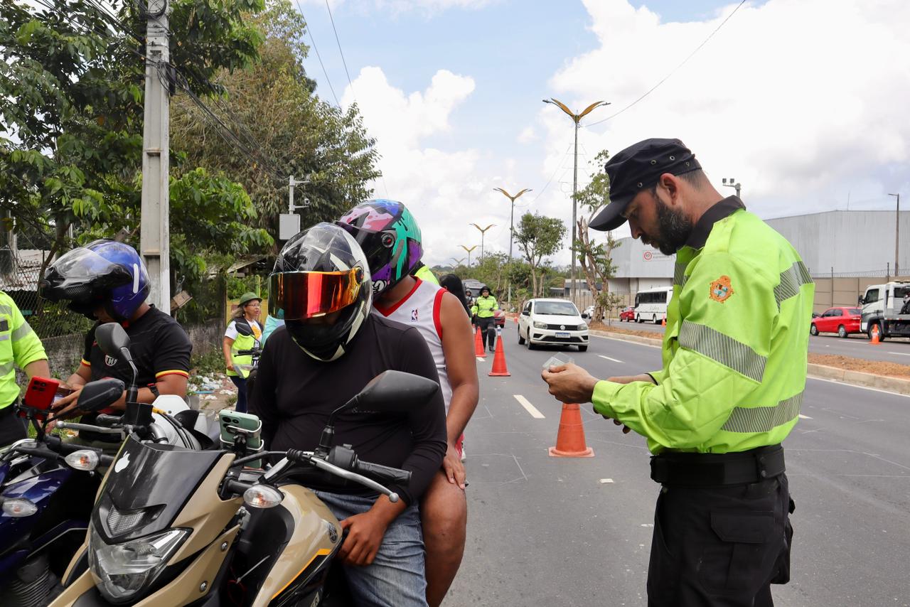 Prefeitura realiza operação ‘Trânsito Seguro’ na avenida do Turismo com abordagem de 647 veículos e condutores