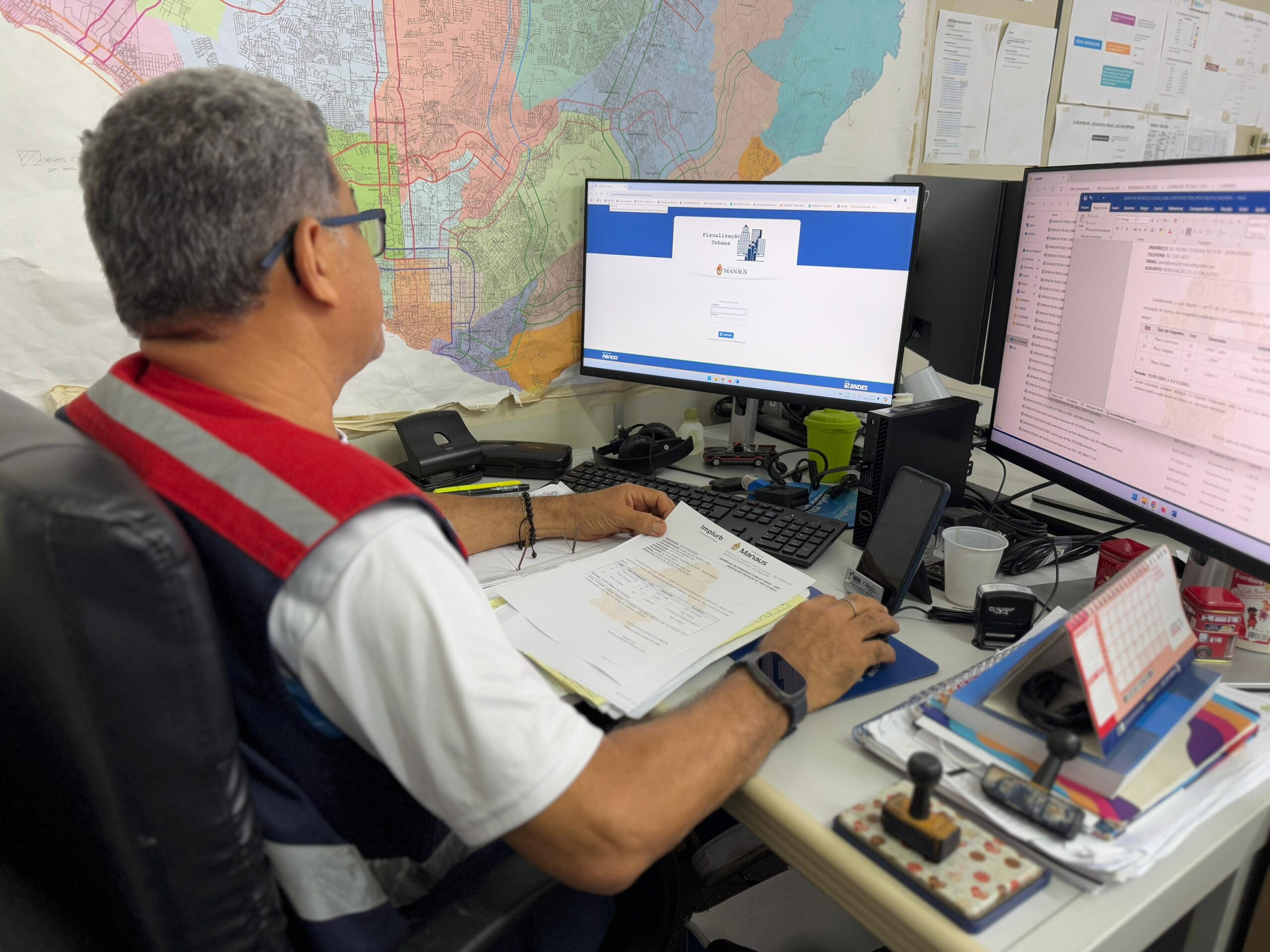 Prefeitura de Manaus soma alta de 65% de análises de engenhos publicitários em 2025