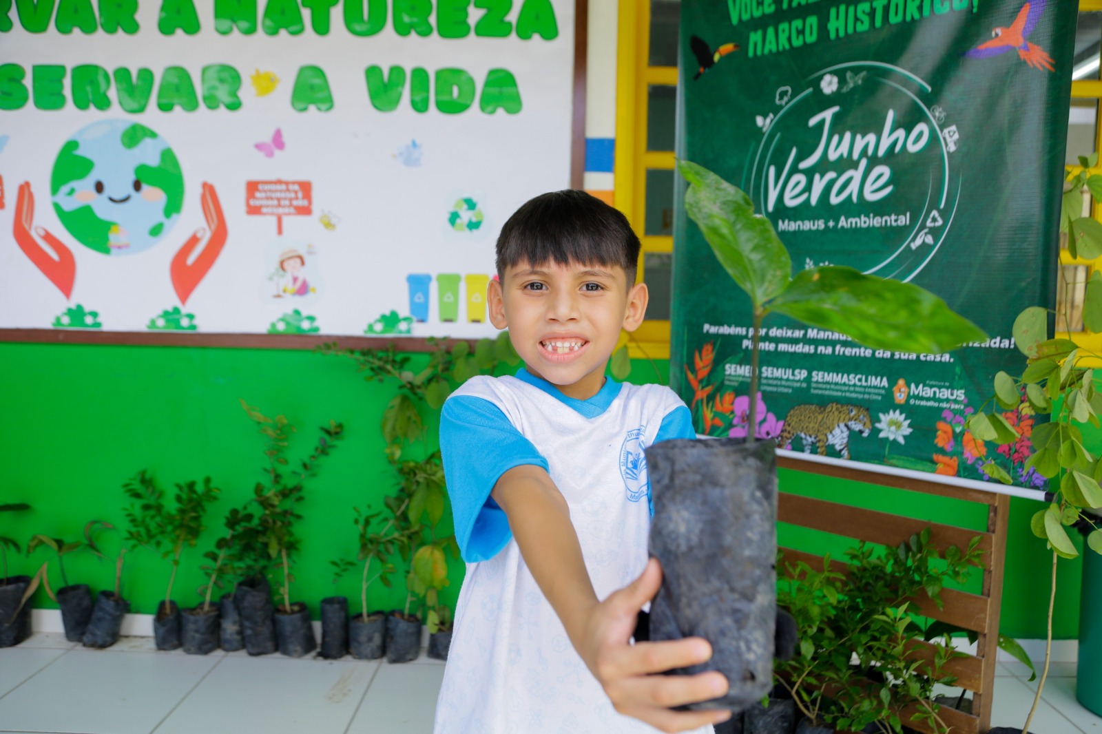 Plano de arborização de Manaus supera meta e alcança 32 mil mudas plantadas em 2025