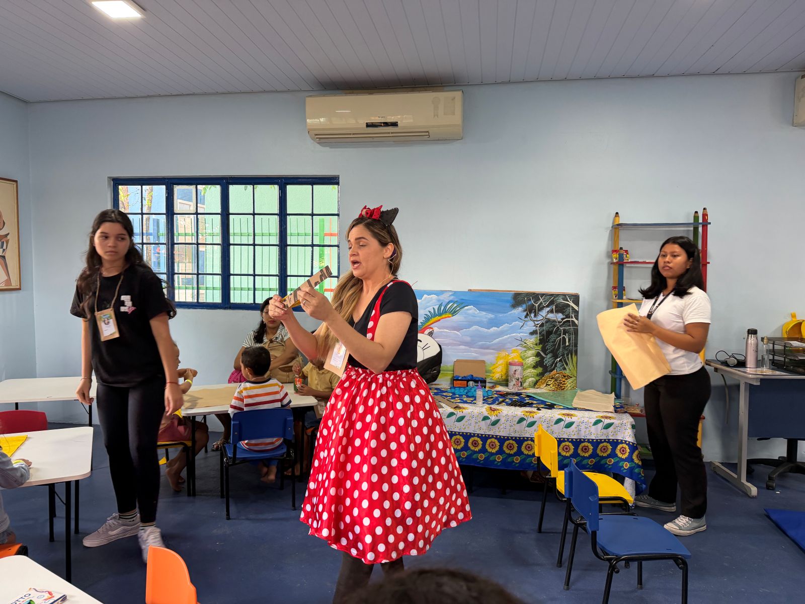 Oficina de música é desenvolvida com crianças na colônia de férias da Prefeitura de Manaus