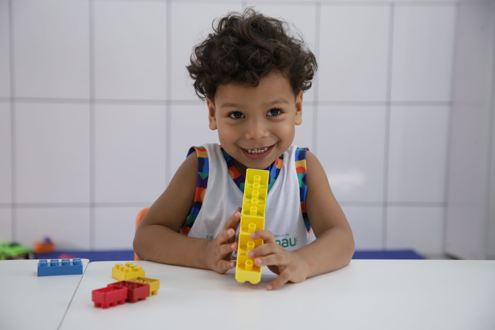 Prefeitura de Manaus amplia vagas em creches, reconhece demanda histórica e mantém expansão contínua da educação infantil em Manaus