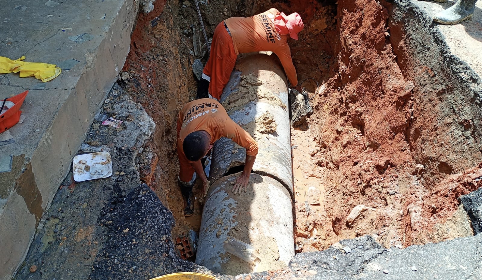 Prefeitura de Manaus atua de forma emergencial na recuperação de drenagem profunda no bairro Cachoeirinha