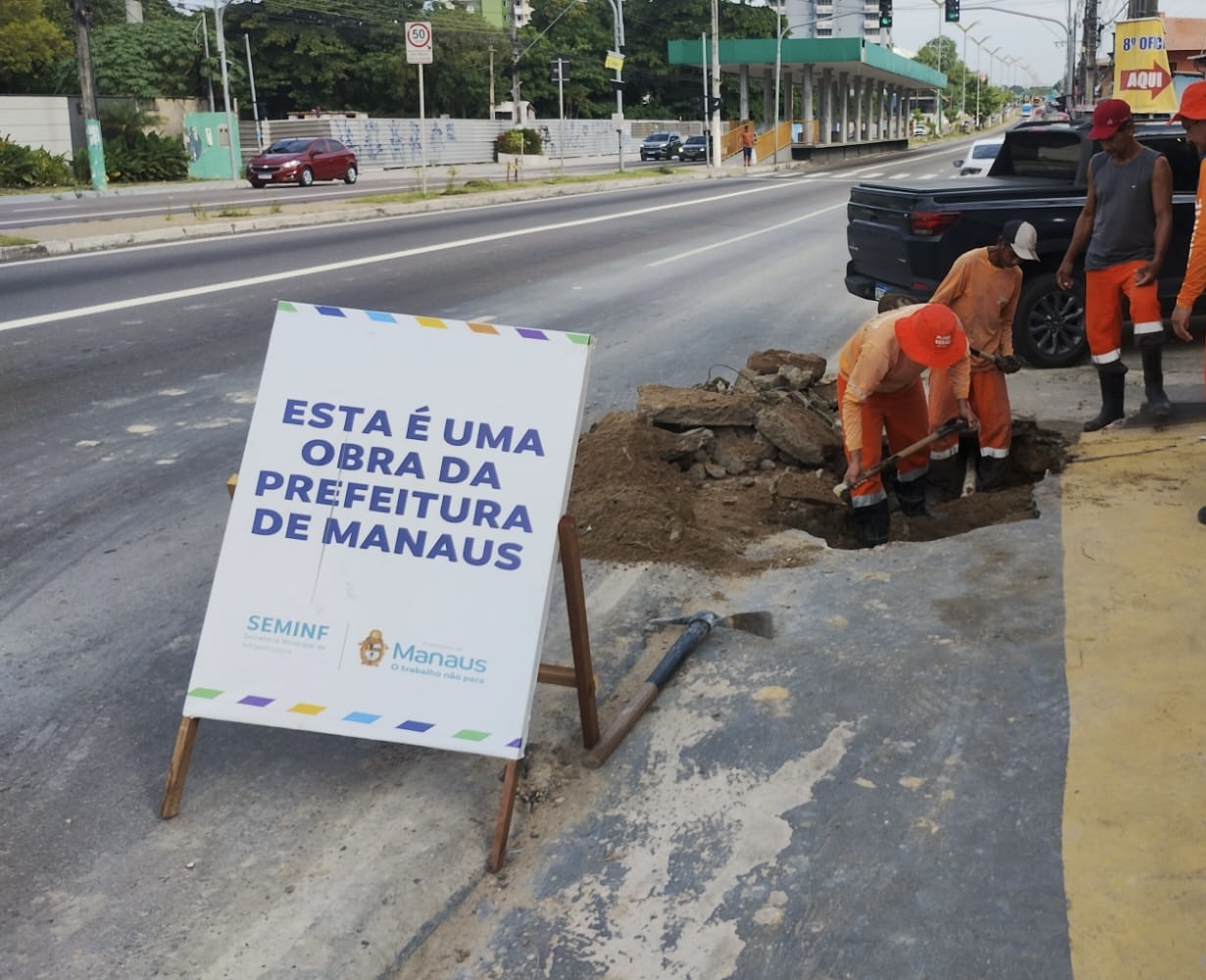 Prefeitura de Manaus realiza obra emergencial na drenagem profunda da avenida Constantino Nery