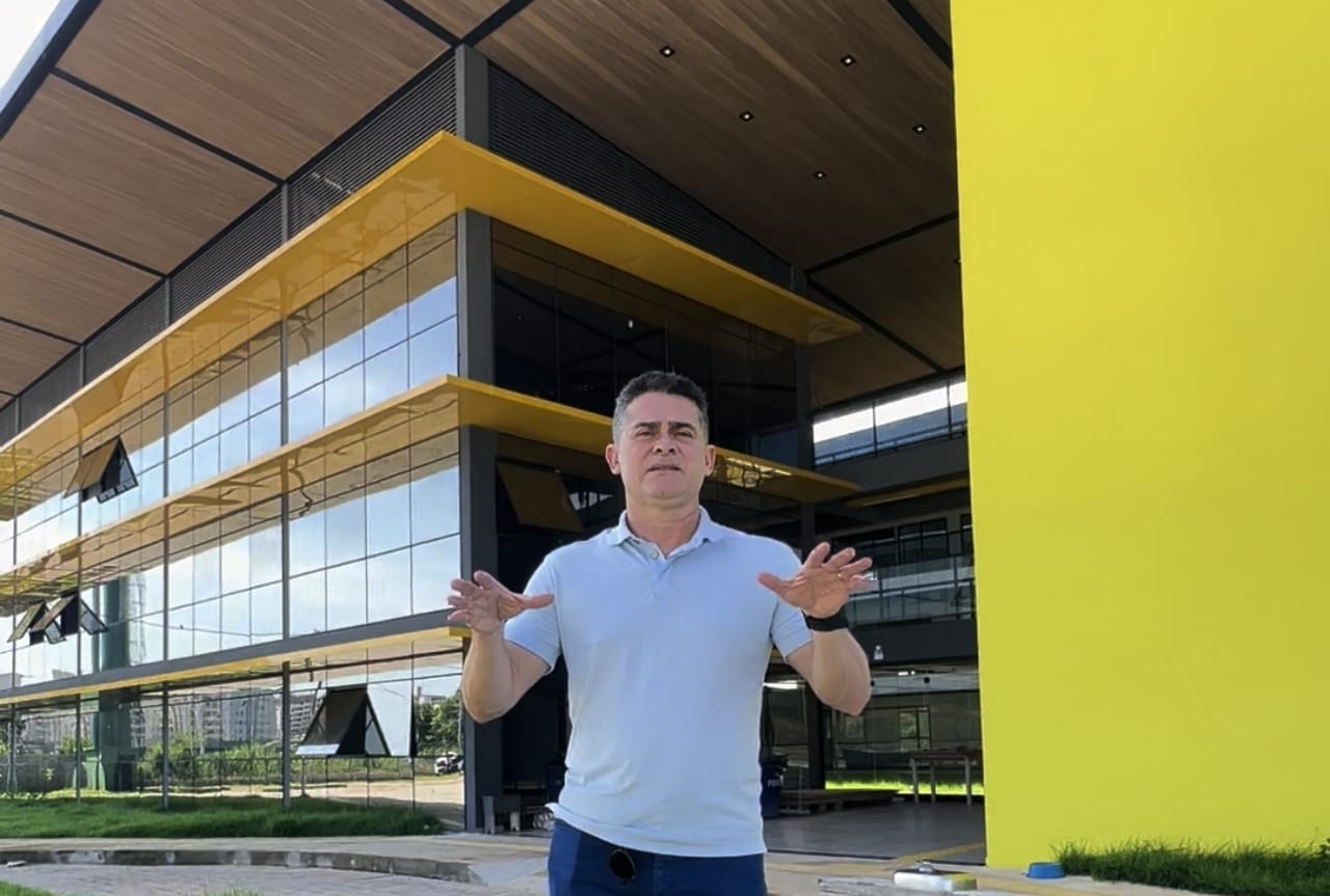 Prefeito David Almeida inicia 2026 com vistoria à obra da nova sede do Implurb e anuncia entrega para a última semana de janeiro