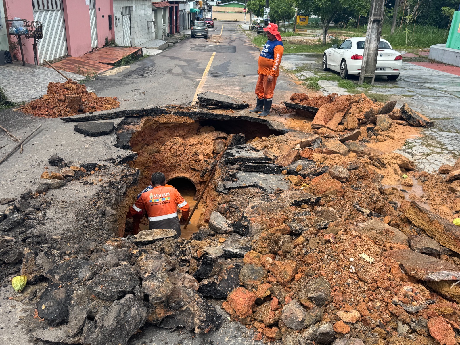 Prefeitura de Manaus realiza operação emergencial após chuvas intensas na zona Centro-Oeste