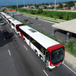 Prefeito David Almeida amplia frota de ônibus e anuncia redução do vale-transporte a partir de março