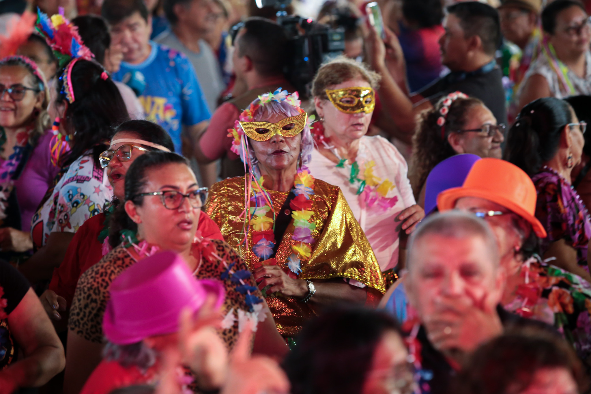 Prefeitura de Manaus reúne mais de 2,5 mil pessoas no ‘CarnaIdoso 2026’