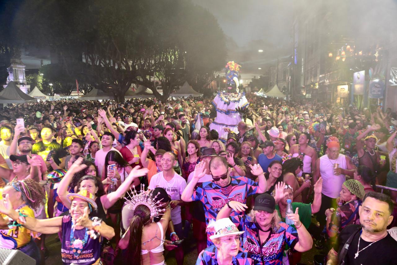 Prefeitura de Manaus fortalece o Carnaval de Rua com apoio e serviços em 300 bandas e movimenta mais de R$ 150 milhões na economia da cidade