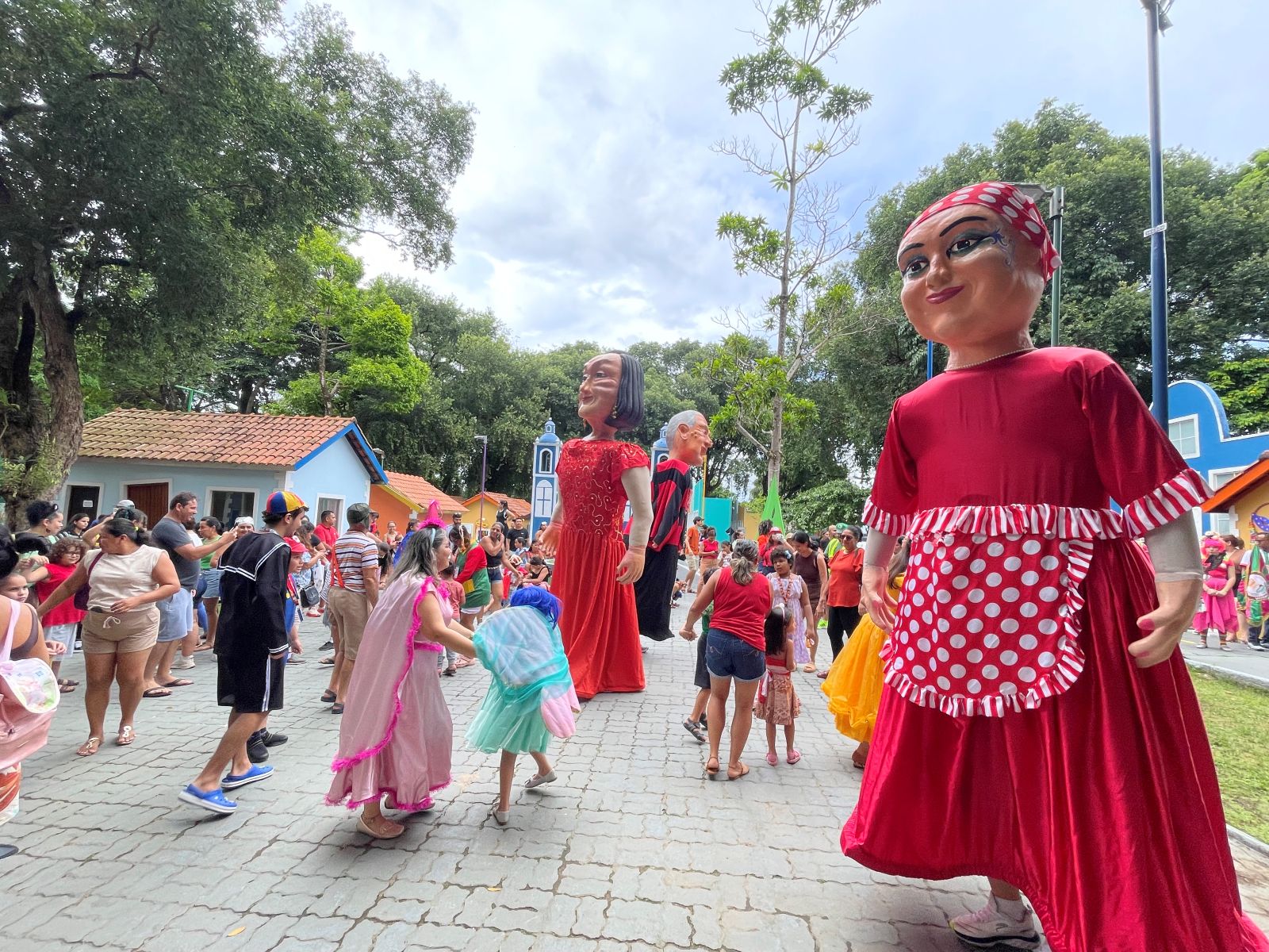 Primeiro bailinho de Carnaval no parque Cidade da Criança reúne quase 800 visitantes neste sábado