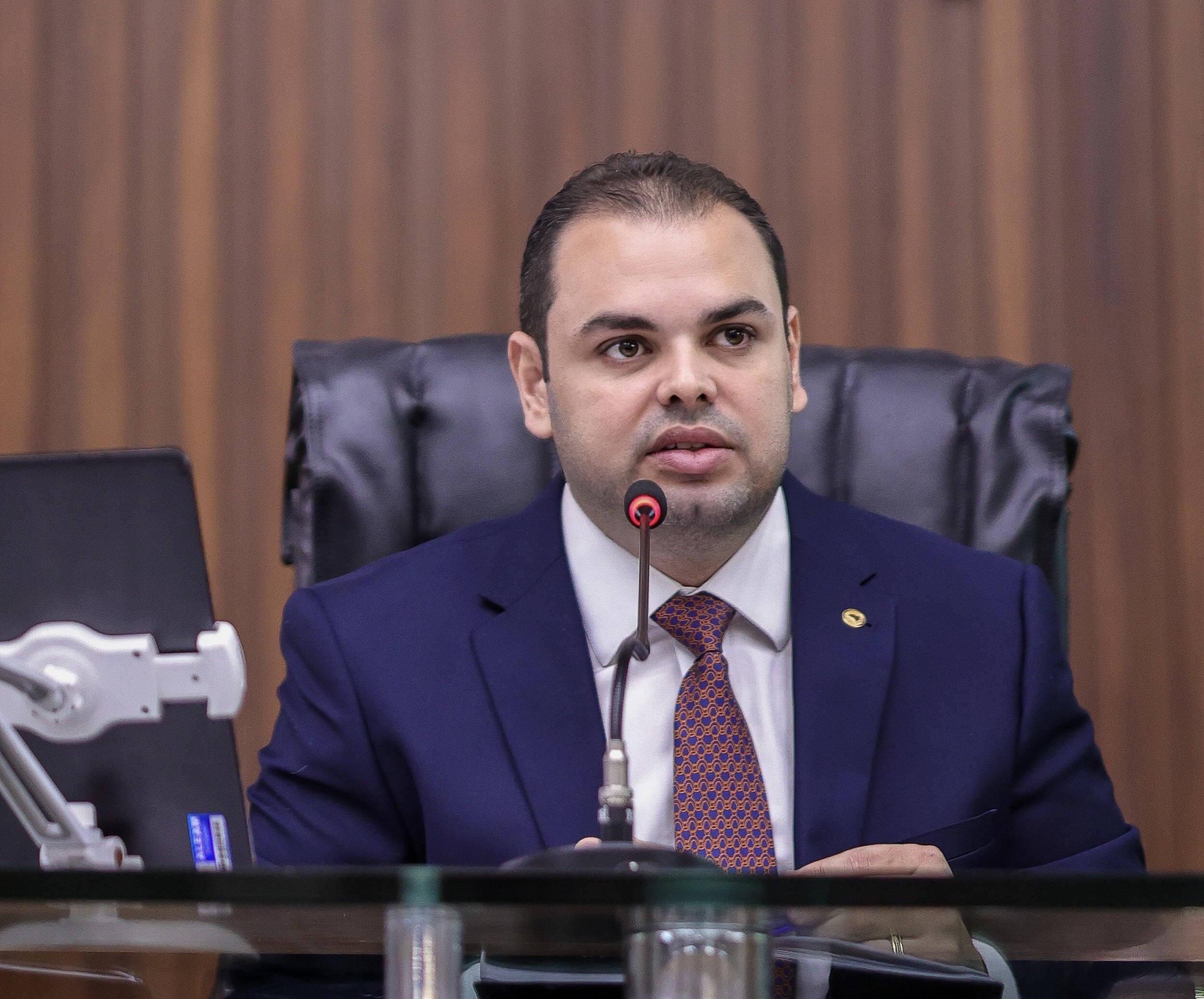 Roberto Cidade reforça rede de proteção com leis de enfrentamento às drogas e ao alcoolismo