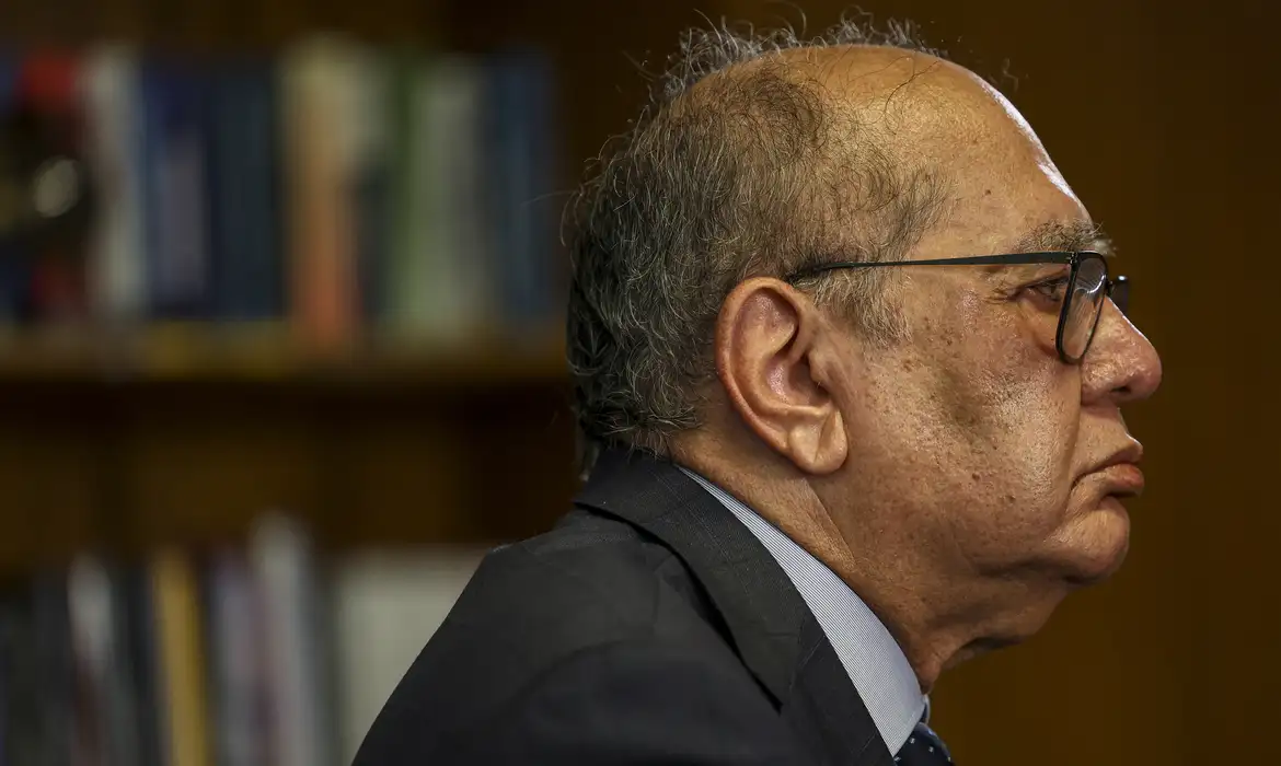Gilmar Mendes suspende penduricalhos a membros do Judiciário e MP