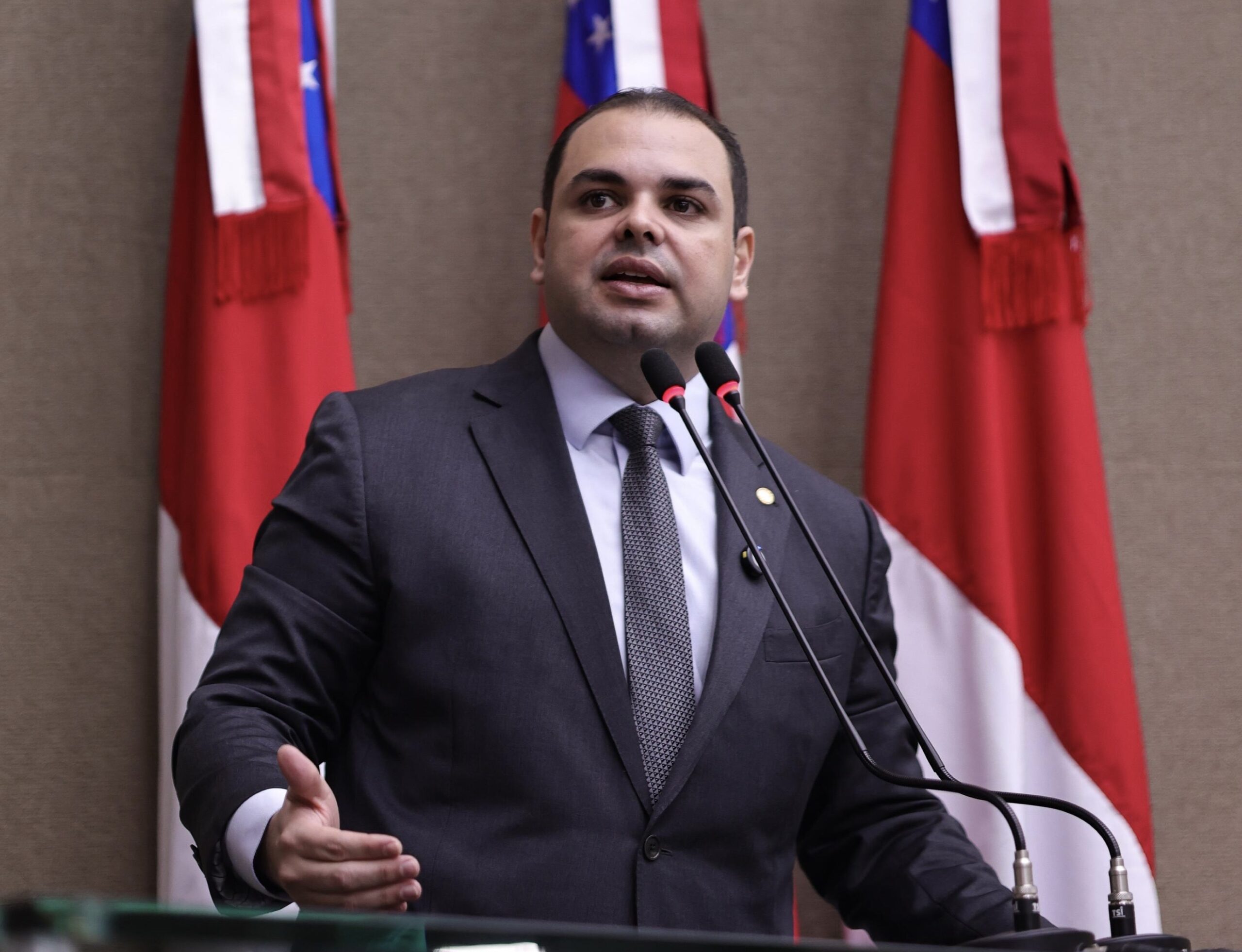 Roberto Cidade cobra planejamento urbano diante de crescimento de favelas em Manaus