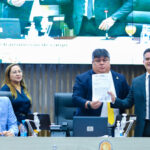 David Almeida cumpre transmissão de cargo para Renato Junior e consolida o ato de transição na Prefeitura de Manaus