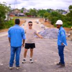 Prefeito David Almeida fiscaliza avanço dos serviços do quarto complexo viário de sua gestão e obra estratégica de mobilidade