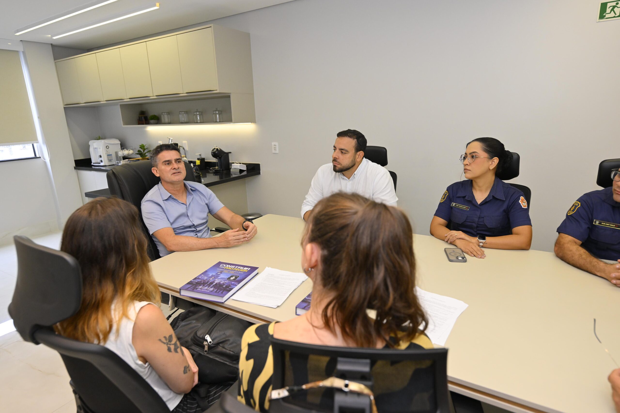 David Almeida coloca Manaus entre as referências nacionais e leva modelo da Guarda Municipal ao Ministério da Justiça